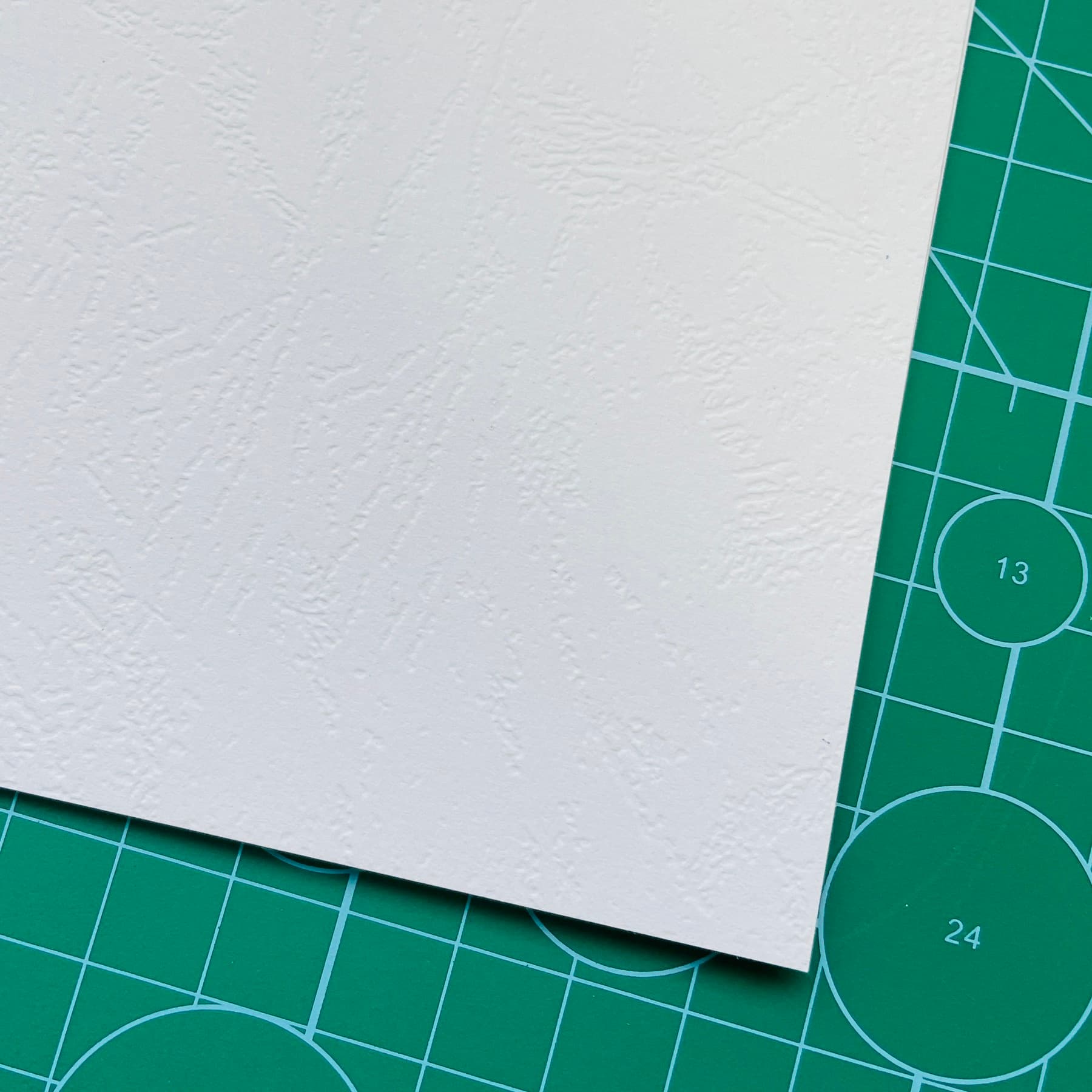 Binding Cover Hard Paper White A4 210x297mm230gsm