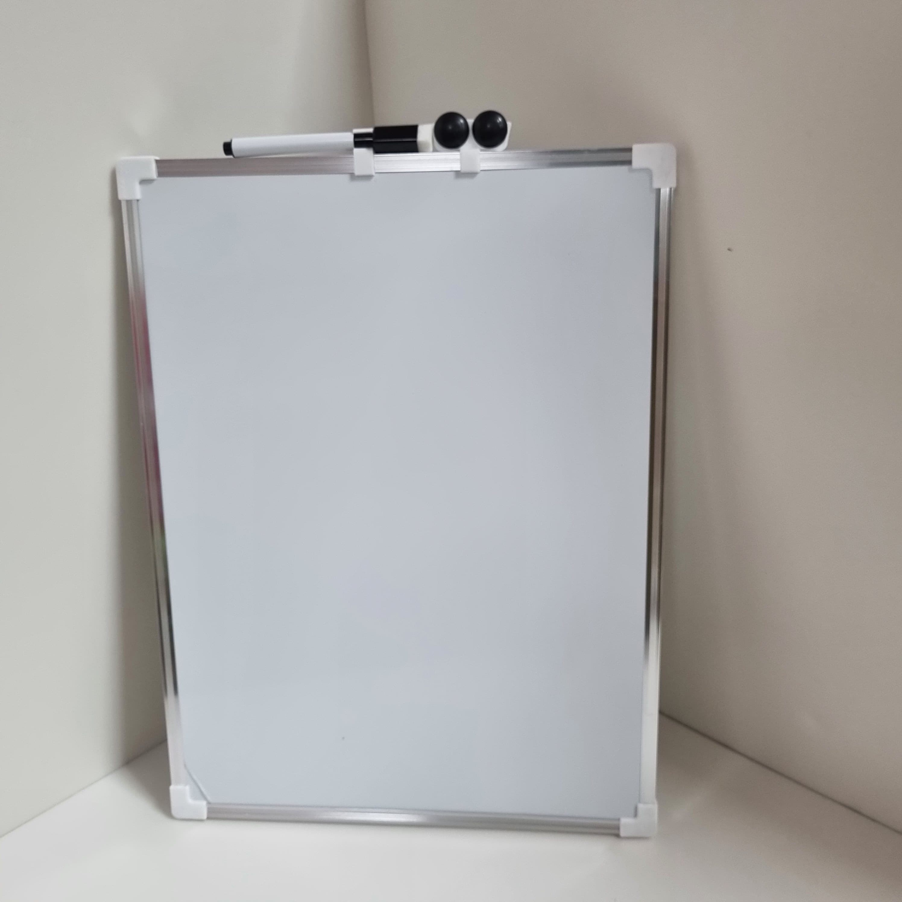 White Board With 2 Magnets And Marker 30x40cm