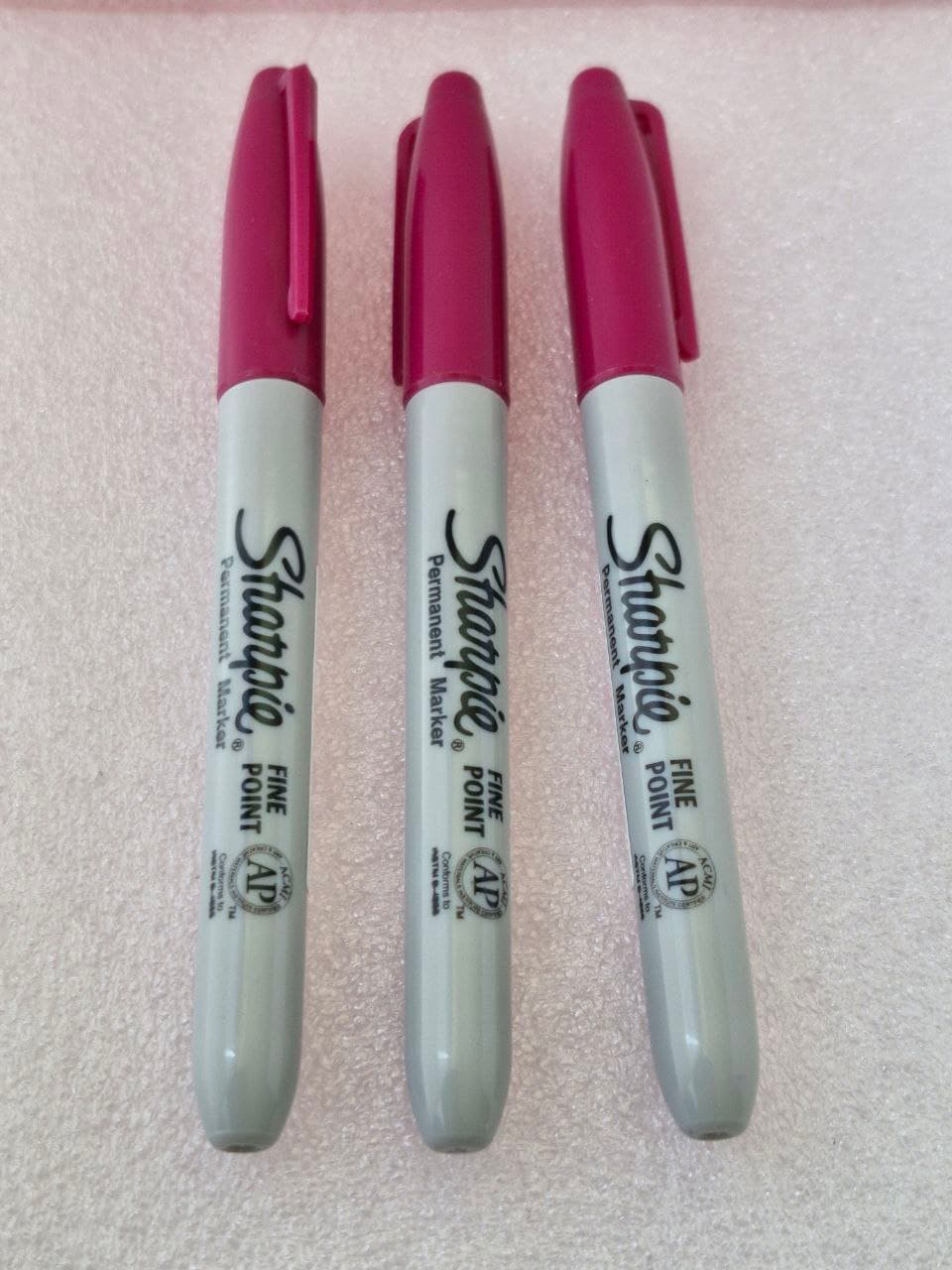 Sharpie ‐ Permanent Marker ‐ Fine Point ‐ Berry