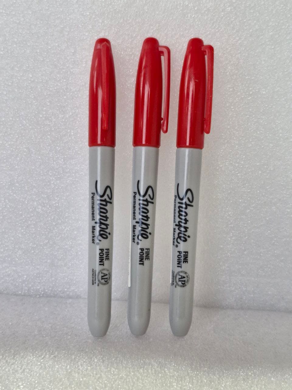 Sharpie ‐ Permanent Marker ‐ Fine Point ‐ Red