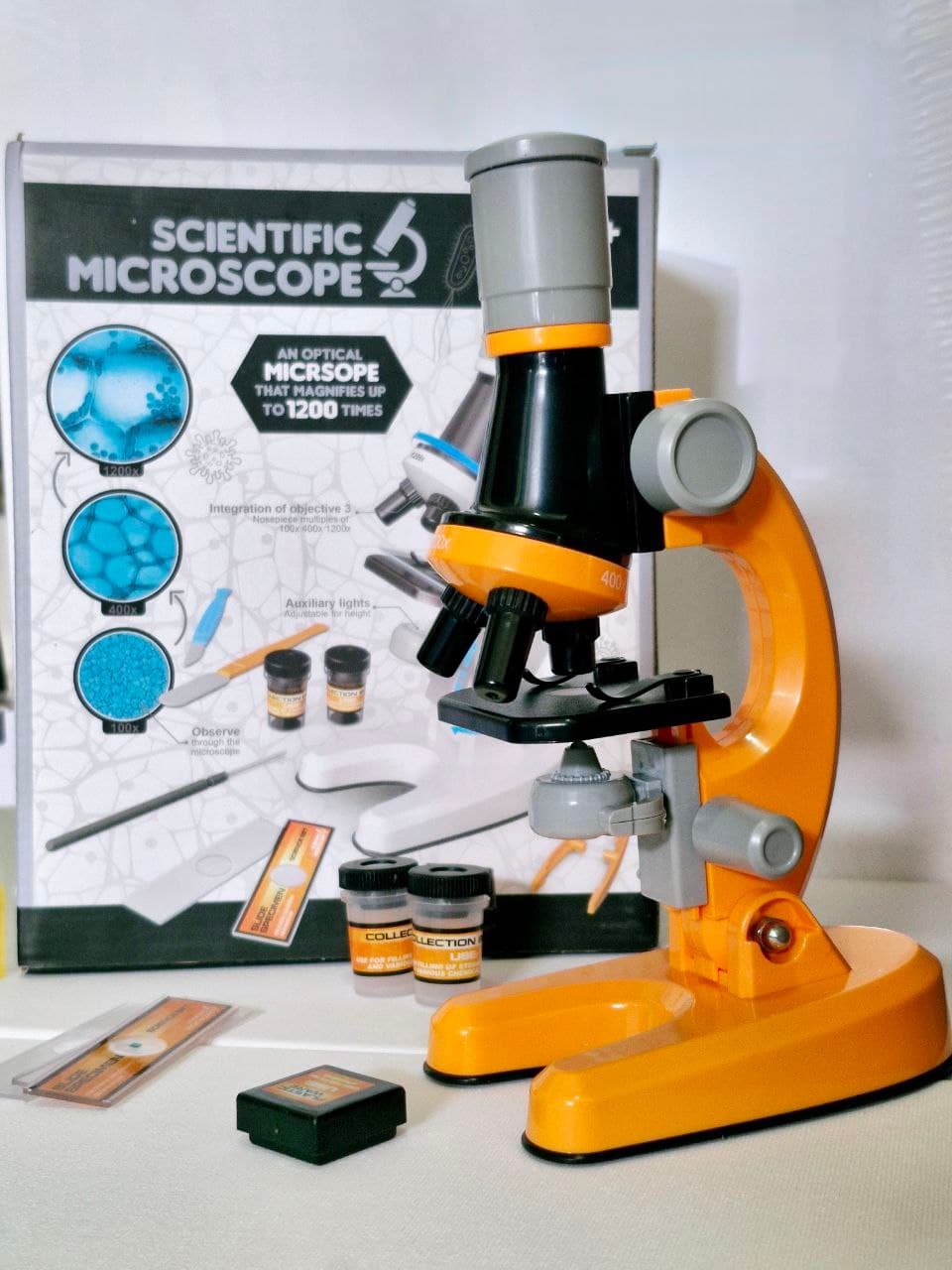 Scientific Microscope with Plastic Containers and CollectionBottle, Item No. 1012A-1