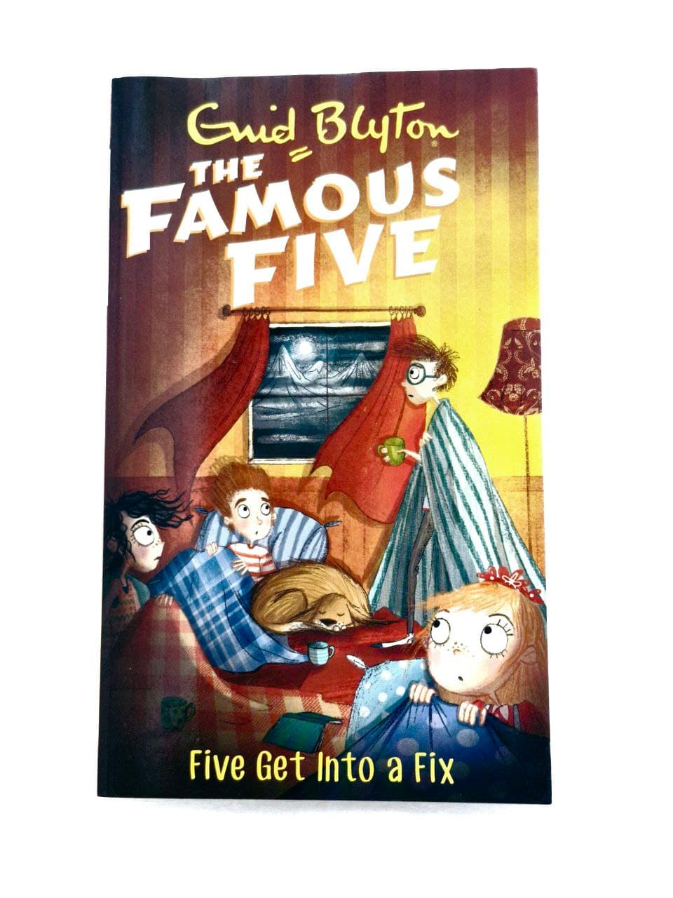 The Famous Five : Five Get Into A Fix