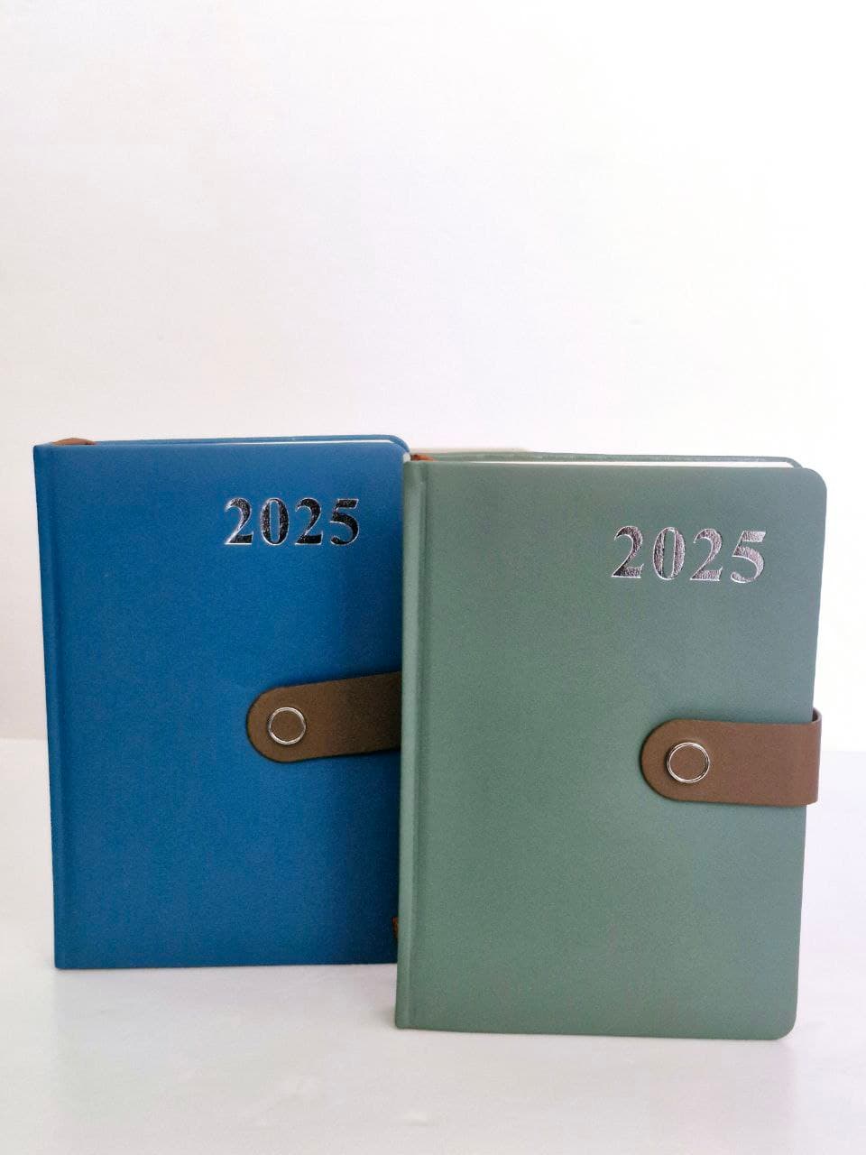 Diary Notebook 2025 with magnetic closure 21×14.5cm, No.7307